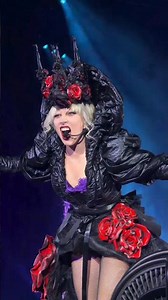 Lady Gaga - Killah live in Melbourne (Mayhem Ball Tour)