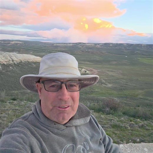 Wyoming Sunset at Fossil Butte: Green River Formation Exploration