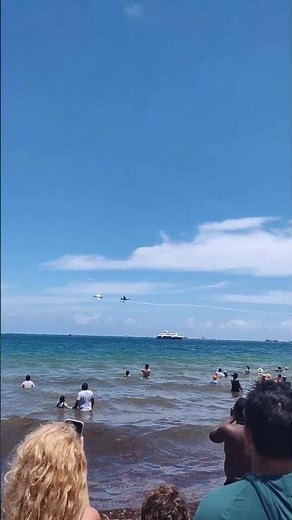 USAF Thunderbirds Performing at the Fort Lauderdale Air Show 2026