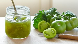 Confiture de tomates vertes : la recette pour profiter des derniers fruits de la saison - 750g.com