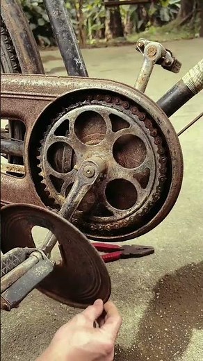 Vintage Bicycle Restoration: The Teardown Begins 🛠️ #BikeRestoration #VintageBike #Teardown