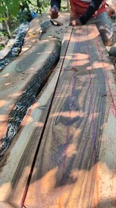 882K views · 4.4K reactions | Marcando la madera para aserrar tablones #asmr #madera #woodworking #chainsaw | Hugo RM | Facebook