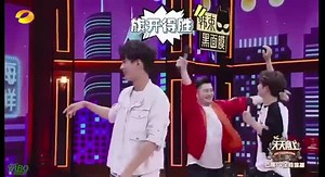 71K views · 7.5K reactions | This is fun!  #WANGYIBO was so good at rock, paper, scissors here!  Feng Ge: “Acted well! A good actor!” Yibo was able to convince Tan Songyun at the end that he would put out scissors, but he put out paper instead, which made her lose for the first time.  | 퐖퐀퐍퐆 퐘퐈퐁퐎 王一博 | Facebook