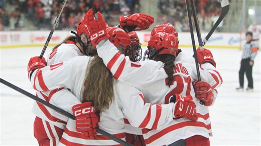 Top-ranked Wisconsin women's hockey bounces back and makes a statement with a win over Minnesota