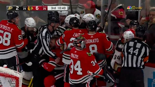 NHL fight of the year: the referees didn't even know where to start separating!