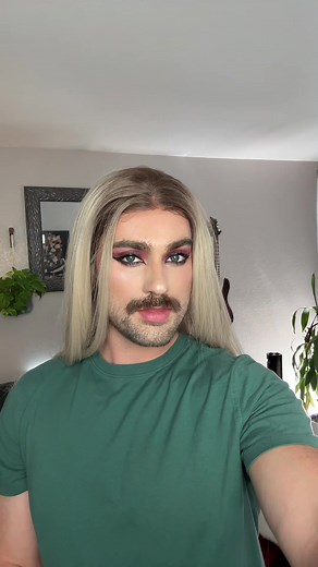 Exploring Dark Feminine Makeup Techniques