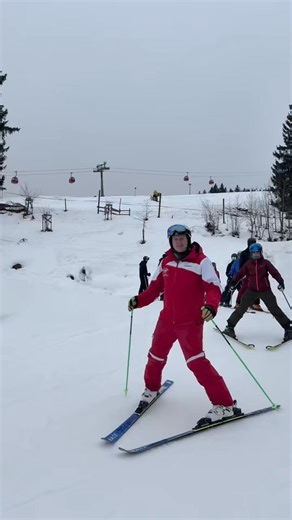 Wilder Kaiser | Tirol | Austria | 🎿📘❄️ Wie wird man eigentlich zum Skilehrer? In Söll haben vergangene Woche rund 120 Teilnehmerinnen und Teilnehmer ihre Anwärterausbildung... | Instagram