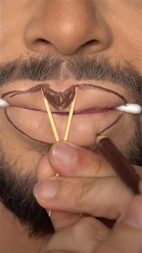 viral lipstick hack #shorts #lipstickhacks #lipsticktutorial #makeuphacks #hack #support#lipcombo