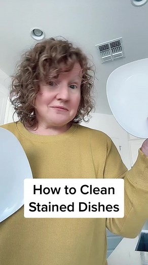 Remove Stains from White Dishes in Seconds
