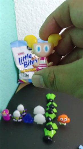 Dee Dee, la hermana de Dexter, Figura Coleccionable Little Bite Sorpresa.