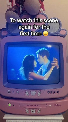 Another Cinderella Story was revolutionary ✨ - - - #anothercinderellastory #selenagomez #disney #2000s #2000sera #2000snostalgia #2000saesthetics #2000skids #2000smovies #y2kaesthetic #nostalgia | Arianna Nicole D'Angelo