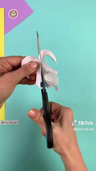 Create Stunning Paper Snowflakes for Christmas