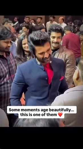 Some moments age beautifully… this is one of them😍 Looking back at this now that they’re officially husband and wife just hits different #virosh #vijaydeverakonda #rashmikamandanna | Zoom TV