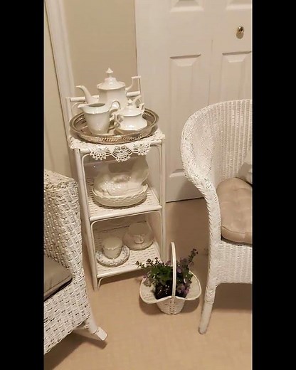 Styling My Antique Wicker Chair | Rustic Farmhouse Decor #farmhousedecor #vintage #antique #wicker