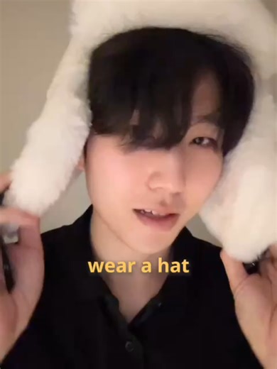 “Wear” in Korean? It depends. 쓰다 is mainly for things you put on your head or face. Examples: hat, mask 입다 is used for clothes you wear on your body. Examples: shirt, pants, coat 매다 is used for things you tie. Examples: tie, ribbon 두르다 is used for things you wrap around yourself. Examples: scarf, towel around your waist