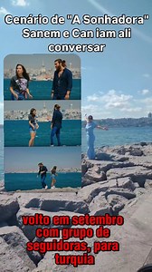 Ver como os Nativos vivem é uma experiência única Nunca passou pela minha cabeça ver Turcos nadando ali no estreito do Bósforo 🇹🇷 Em Setembro quero que você viva a mesma experiência Vem comigo, será 14 dias na Turquia Istanbul e Mardim Voos aéreos inclusos para Istanbul e para Mardim Na melhor Compainha aérea Turkish Airlines Chama no direct te envio o contato da agência que vai nos levar #turquia #candivit #Sanem #asonhadora #handemiyy #handeerçel #erkencikus #akinakinozu | Amor em Istambul