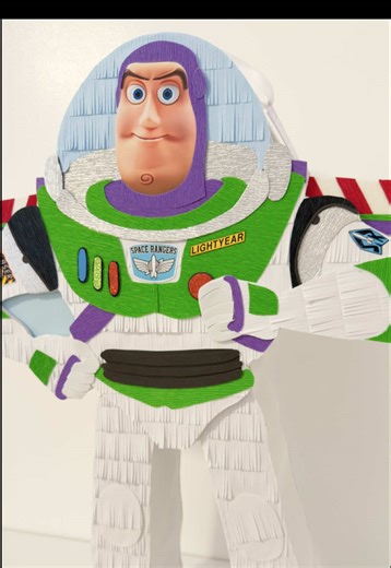 Buzz Lightyear Piñata💚 26 inches tall #buzzlightyear #toystory #piñata #piñataspersonalizadas