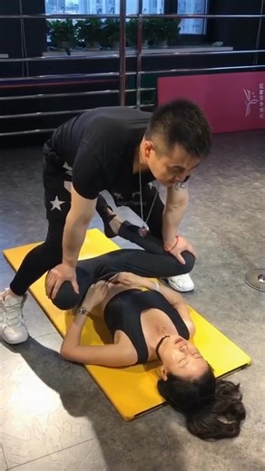 Gas Release Therapy – Instant Abdominal Decompression Mastery! 😱 #shorts #chiropractor #fart #gas