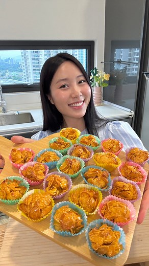 56K views · 808 reactions | First time try buat Raya cookie ✨ Jadi or tak jadi? . Cornflake Madu with Yuzu  - 1 cup Anchor Pure Unsalted Butter- half cup yuzu honey- 1 teaspoon garam- 1 cup cornflake- airfryer 150’C for 5min. #CornflakesMadu #BiskutRaya #koreaninmalaysia | Tara Choi | Facebook