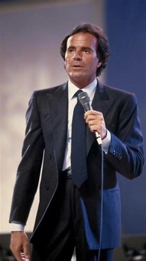 Te Invito a bailar un bolero, te invito a qué me conozcas Te Invito Julio Iglesias #julioiglesias #teinvito #bolero #balada #baladasromanticas #musicaromantica #romanticas #recuerdos #canciones #cancionestendencia #cancionesparadedicar #musica #musicaparadedicar #musicadelrecuerdo #recuerdo #recuerdosdesbloqueados #fyp #fypシ゚ #clasicosporsiempre #recuerdosinolvidables #inolvidable #Amor #musically #musicvideo #rolitas #pourtoi #viral_video #romantico #romanticos #musicaparaestados