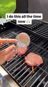466K views · 508 reactions | Smart hack for juicy burgers!  #burger #hacks #grilling #smart #diy #cooking #tips #tipsandtricks #lifehacks | Randy & Mandy | Facebook