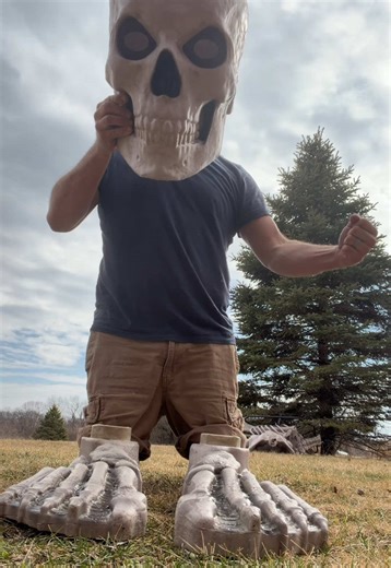 Yall are WILD- it shall be done 💀🦶😳 #limblossboss #dreamteamprosthetics #myleglesslife