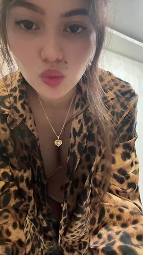 Leopard Print Robe Fashion Showcase