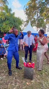 Best wedding 💍💒 surprise ever 😍🌹💐, Her husband sent me to surprise her 🤩 on their wedding day ❤️ Moyadavid1 Official Ìtß Såm #moyadavid1 #Congratulations #surprise #Youngsteppa #spreadlove #happybirthday | NA MA KA