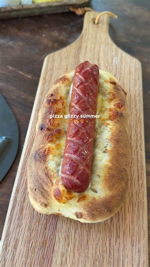 Meet the hybrid you never knew you needed: pizza dogs. 🌭🍕 Who's trying this tonight? 🔥