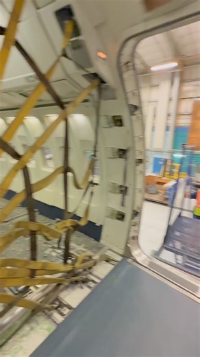 Notre Boeing 737-200 en configuration combi ! ✈️ -- Our Boeing 737-200 in combi configuration! ✈️ #Nolinor #NolinorAviation #Aviation #B737200 #Aircraft #PlaneTour #PaxCargoConfiguration #PilotLife #Avgeeks | Nolinor Aviation