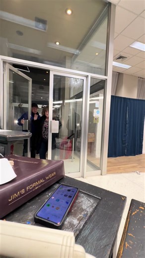 Surprised my papa for his 78th birthday!! This is where he is from! Edit* : before anyone says anything about my nana, we had a long stressful day and we needed to leave as soon as we told my papa and it was very late! She was VERY happy to go! #papa #family #illinois #happybirthday