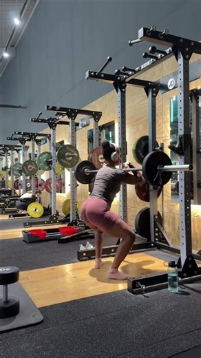 Front squat girl