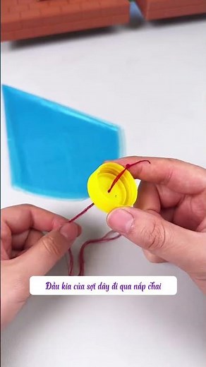 Dùng túi rác ở nhà làm một chiếc dù vui vẻ #diy #funny