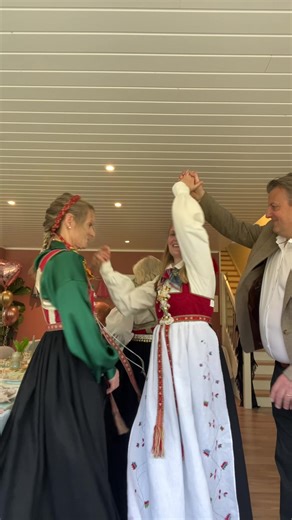 Konfirmasjon 03.05.26 – bunad, mamma og pappa | Aust-Agder