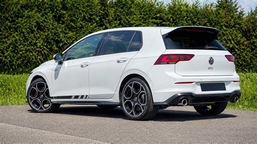 Golf GTI Clubsport – is it better than the R?