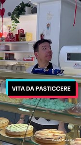 Torta piccolina per la maestra: sketch di Daniele Condotta
