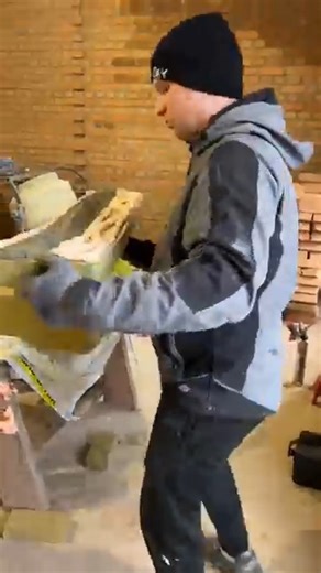 Preparing a Window Opening for Warm Installation 🧱 Perfect Insulation from the Start! | Construction platform