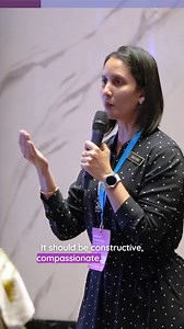 🌟 Empowering Learning Through Feedback! 🌟 As teachers, we can make a huge difference by guiding students on the importance of feedback. Let’s make it easy and positive! When giving feedback, focus on being Constructive, Compassionate, and Consistent. 💬💕 And when students receive feedback, encourage them to stay open and positive—it’s all about growing together. 🌱 By creating a supportive environment, we help students see feedback as a stepping stone to success. Let’s make every classroom a 