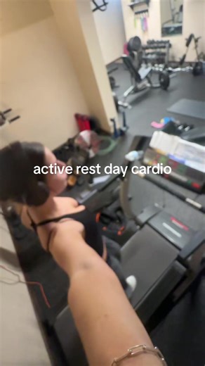 hello idk #cardio #cut #gymtok