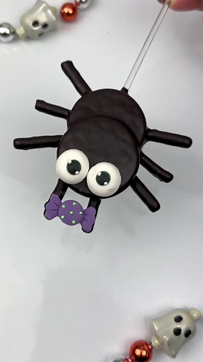 269K views · 5.1K reactions | Another spooky cute Oreo for you ️ using OREO mint cookies dipped in Stover & Company sweet shoppe wafers. The cute candy mold is from Crafty Cake Shop #halloweenpartyideas #halloweencookies #chocolatecoveredoreos #halloweeninspo #oreos #halloweentreats #Halloween #oreopops #oreocookies #halloweeninspiration #spookytreats #spookyseason #spooky #halloweenpartyideas | beautyanddasweetz | Facebook