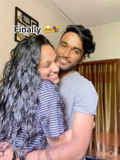 අවුරුදු ගානක් බලන් ඉඳල ඉඳලා එයා ආවම දැනෙන සතුට 🥺♥️ #couplegoal #ldr #meetup #love #couplestatus