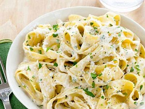 Fettuccine Alfredo