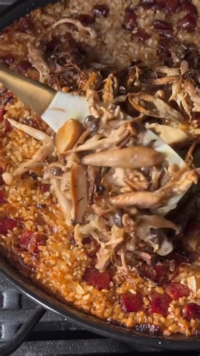 151K views · 3K reactions | Siempre tiendo a complicar las cosas, pero el resultado es realmente perfecto. #CocinaModerna #ChefLife #Foodie #GastronomíaCreativa #CocinaDeAutor #PlatingArt #CocinaConEstilo #FoodStyling #AltaCocina #CocinaInnovadora | La cocina de Velcheva | Facebook