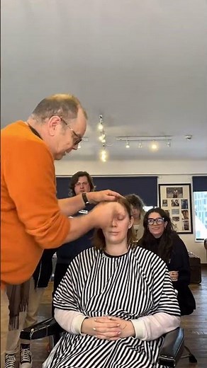 ✨Dirtying down & Dead makeup look demo by our tutor Jeremy Woodhead on half of our