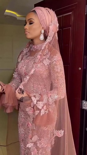 Elegant Nigerian bride #hausabrides #nigerianbride #foryoupage #naijatiktok #naijacouple #hausatiktok #hausafulani #hausatiktoker #nigerianweddings #nigeriantiktok🇳🇬