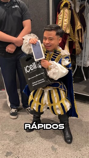 Icell Monterrey on Instagram: "Nuestro amigo @el_abelito_oficial Abelito nos encargó un iPhone 17 Pro aprovechando que andaba en Monterrey 🤩 ¡Venta de celulares desde el iPhone 17 PRO MAX hasta el iPhone 11 y mucha variedad de Samsung y IPads! Todos los equipos son libres de fábrica. Servicio a domicilio en todo Monterrey y toda su área metropolitana, PAGAS HASTA RECIBIR TU EQUIPO y verifiques este en excelentes condiciones. DM o WhatsApp al 81 2593 0823 #iphone #samsung #ipad"