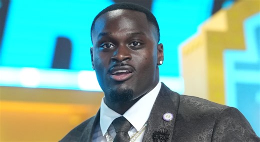 Jeremiyah Love's Suspicious Chain Around His Neck Sparks Concern During NFL Draft [PHOTO]