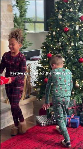 Matching sets for #NationalFamilyPajamaDay is the only way to celebrate 🎉
