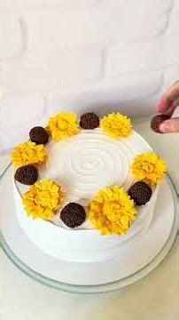 The client ordered a cake and left the decoration up to me, so this is what I did