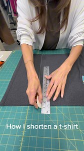 18K views · 104 reactions | This is the way I shorten a t-shirt using a coverstitch machine 淋瑱✂️ #proalterations #alterations #tailor #tailoring #viral | PRO Alterations | Facebook